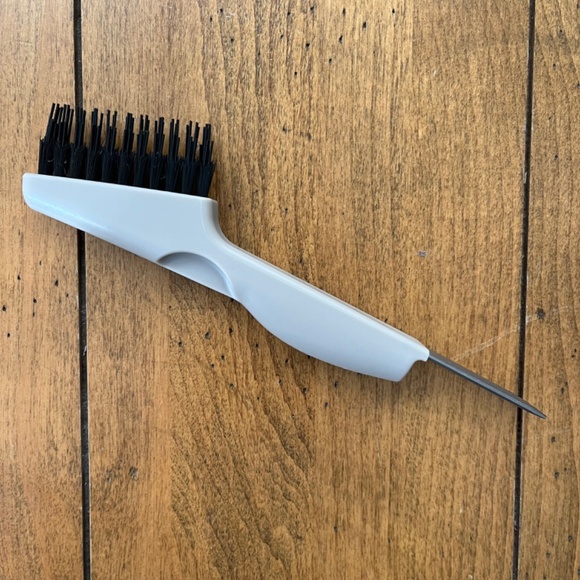 Kitsch Derma Roller and Double Sided Hair Brush Cleaner - Picture 4 of 5